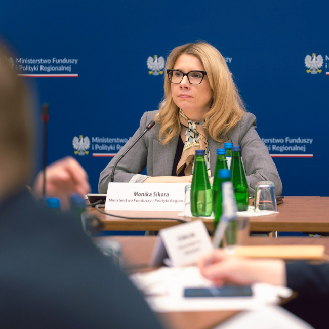 Pani Ministra Monika Sikora